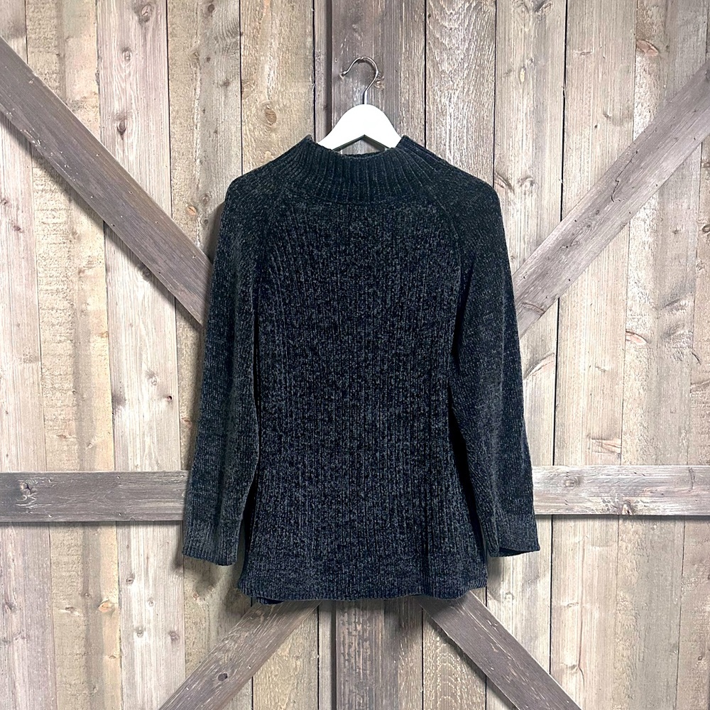 Women's Black Chenille Sweater EUC